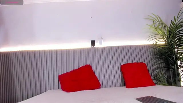 valentina lux online show from March 2026 07:12:02 PM