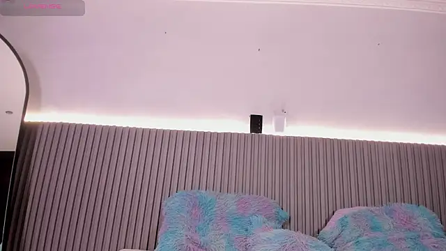 Snapshot of valentina_lux chatting on January 2026 07:06:02 PM valentina lux online show from January 2026 07:06:02 PM