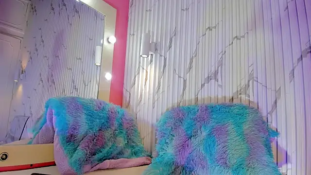 Snapshot of valentina_lux chatting on November 2025 07:18:01 PM valentina lux online show from November 2025 07:18:01 PM