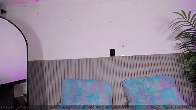 valentina lux online show from March 2026 07:14:02 PM