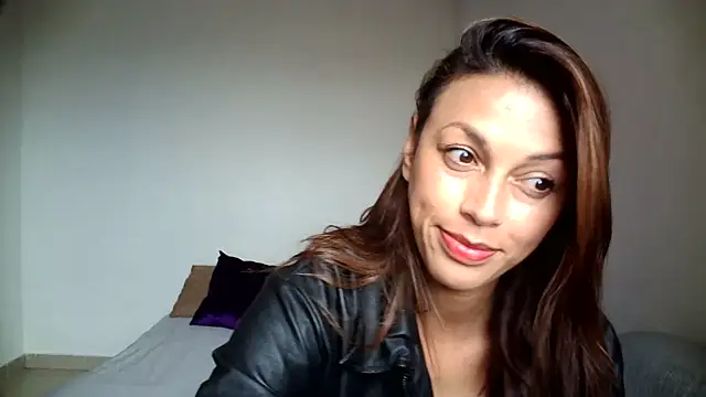Hanna Charming online show from July 2026 10:12:02 PM