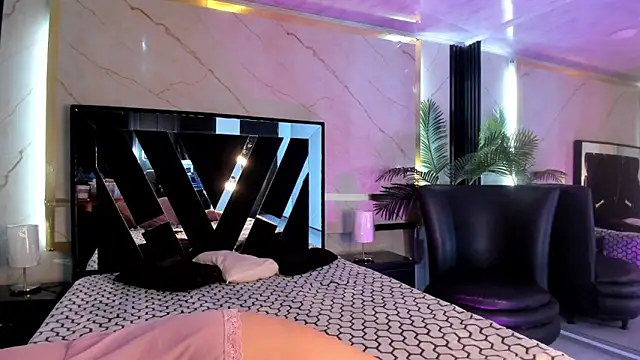 Eli Sanders online show from December 2025 02:43:02 AM