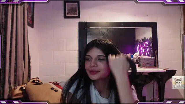 Snapshot of Sarahgin chatting on February 2025 01:33:01 PM Sarahgin online show from February 2025 01:33:01 PM