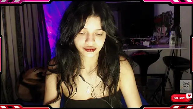 Sarahgin online show from November 2025 09:30:01 AM