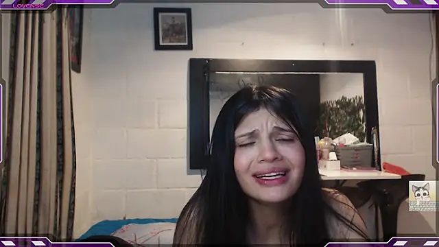 Snapshot of Sarahgin chatting on January 2025 01:30:01 PM Sarahgin online show from January 2025 01:30:01 PM