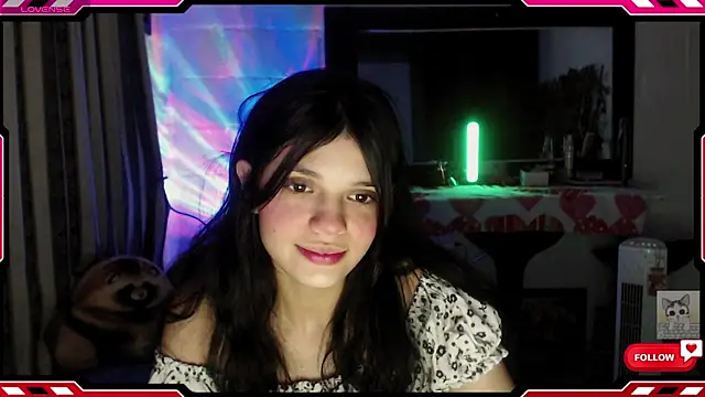 Snapshot of Sarahgin chatting on October 2025 09:15:01 PM Sarahgin online show from October 2025 09:15:01 PM