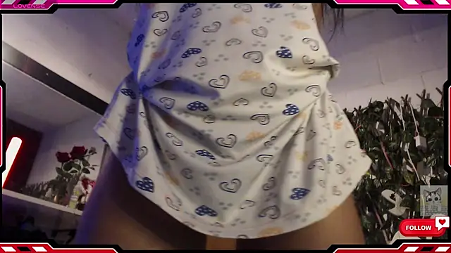 Snapshot of Sarahgin chatting on October 2025 09:11:02 AM Sarahgin online show from October 2025 09:11:02 AM