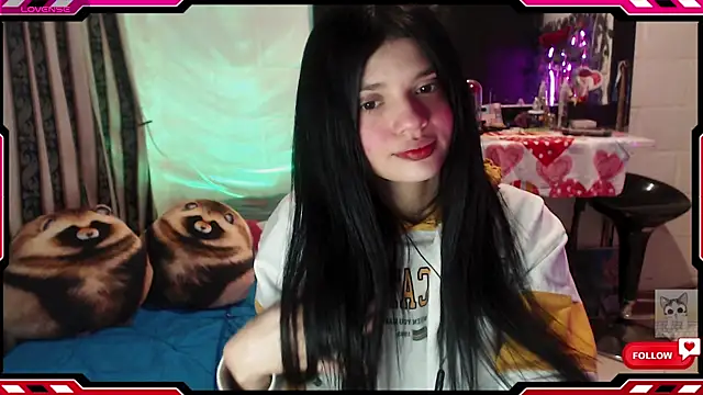 Snapshot of Sarahgin chatting on October 2025 10:12:01 AM Sarahgin online show from October 2025 10:12:01 AM