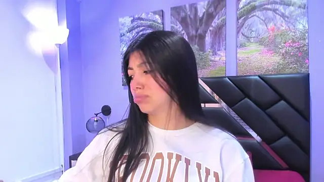 KimberlyVillaLobos online show from November 2025 11:32:02 AM