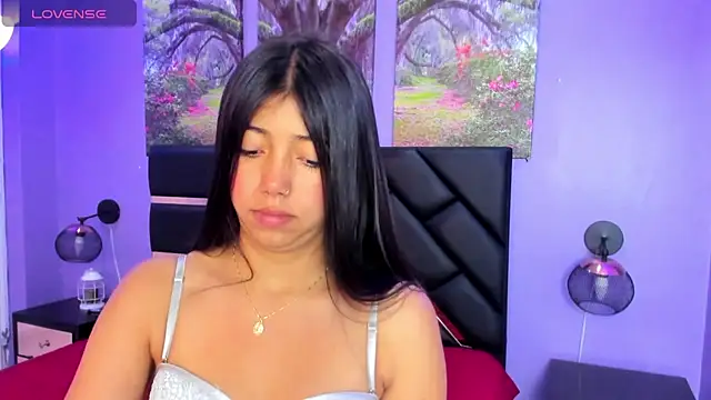 KimberlyVillaLobos online show from September 2025 01:32:02 PM