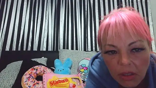 Snapshot of rileyraerhoads chatting on September 2025 03:56:01 AM rileyraerhoads online show from September 2025 03:56:01 AM