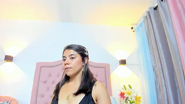 JulieeHabubu online show from March 2026 10:44:02 PM