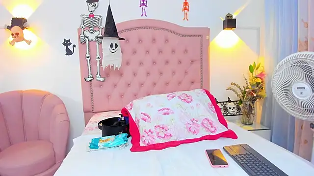 Snapshot of JulieeHabubu chatting on October 2025 03:49:02 AM JulieeHabubu online show from October 2025 03:49:02 AM