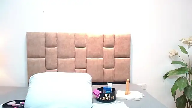 JulieeHabubu online show from April 2026 07:51:01 PM