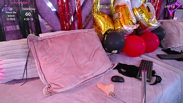 AliceWalker 11 online show from October 2025 08:56:01 PM