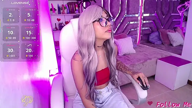 AliceWalker 11 online show from October 2025 08:10:01 PM