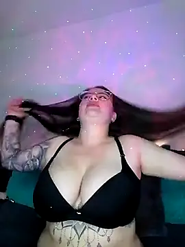 soofy   online show from November 2025 05:22:02 AM