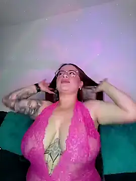 soofy   online show from December 2025 04:49:02 AM