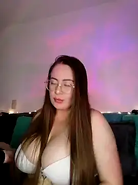 soofy   online show from November 2025 02:48:01 AM