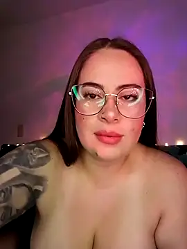 Snapshot of soofy__ chatting on April 2026 05:03:02 AM soofy online show from April 2026 05:03:02 AM