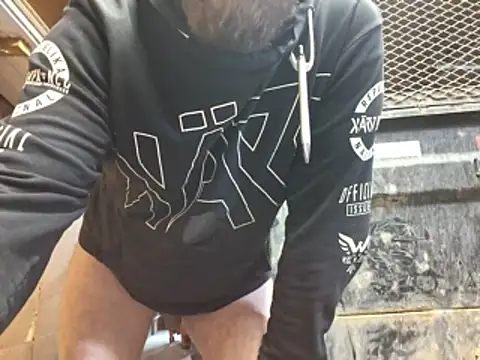 Frankdick01 online show from January 2026 11:00:02 PM