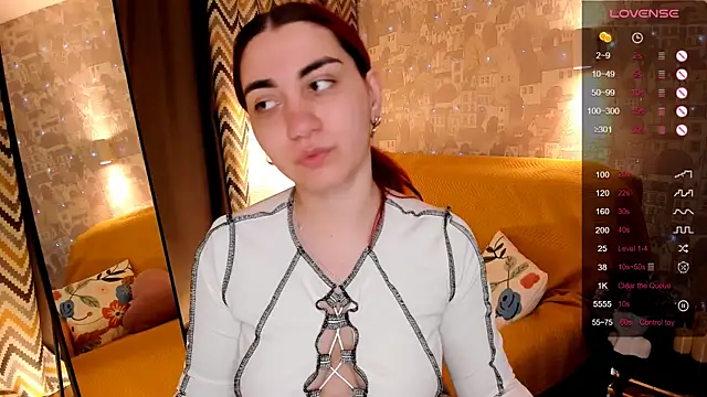 Snapshot of hannacheekss_ chatting on June 2026 02:06:01 AM hannacheekss online show from June 2026 02:06:01 AM