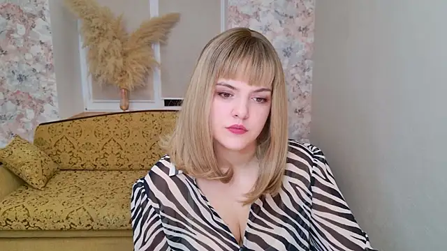 Snapshot of showmeparadise chatting on December 2025 04:30:01 PM showmeparadise online show from December 2025 04:30:01 PM