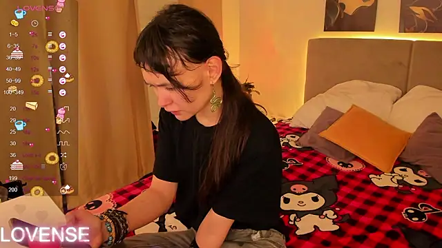 Emily Strikeee online show from February 2026 10:03:01 AM