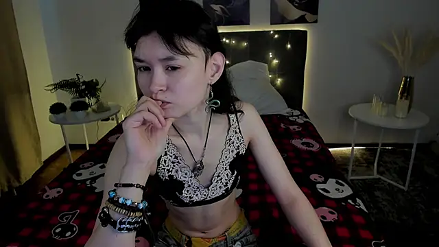 Emily Strikeee online show from April 2026 01:29:02 AM