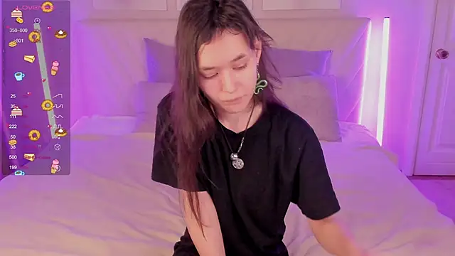 Snapshot of Emily_Strikeee chatting on November 2025 10:26:01 AM Emily Strikeee online show from November 2025 10:26:01 AM