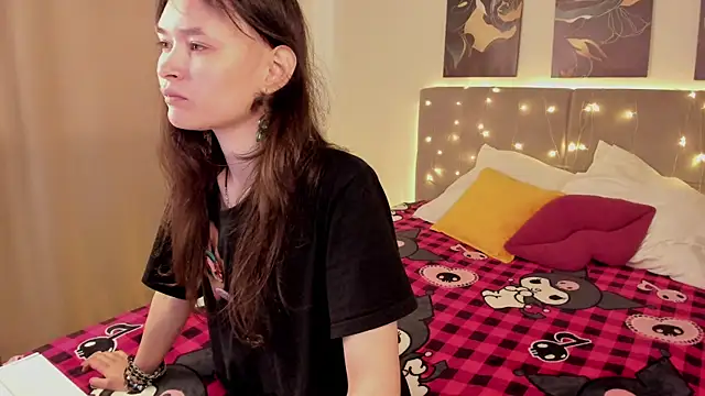 Emily Strikeee online show from May 2026 01:57:01 AM