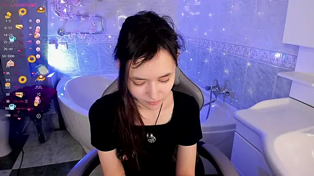 Emily Strikeee online show from October 2025 10:05:02 AM
