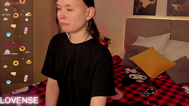 Emily Strikeee online show from February 2026 10:37:01 AM