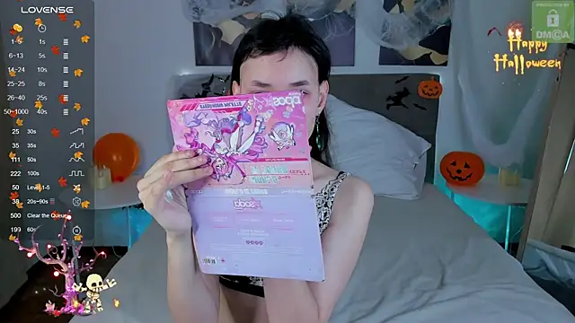 Snapshot of Emily_Strikeee chatting on October 2025 10:01:02 AM Emily Strikeee online show from October 2025 10:01:02 AM