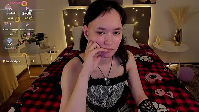 Snapshot of Emily_Strikeee chatting on June 2026 02:53:01 AM Emily Strikeee online show from June 2026 02:53:01 AM