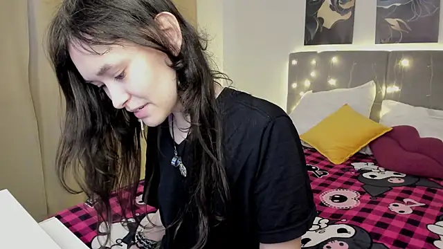 Emily Strikeee online show from May 2026 01:43:01 AM