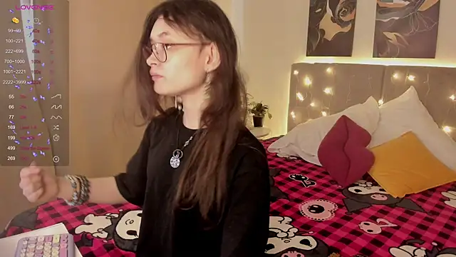 Emily Strikeee online show from April 2026 02:02:02 AM