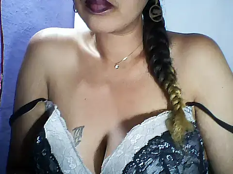 layanah12 online show from October 2025 06:31:01 PM