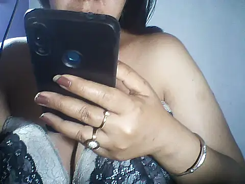 Snapshot of layanah12 chatting on July 2026 09:44:02 PM layanah12 online show from July 2026 09:44:02 PM