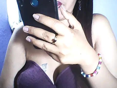 layanah12 online show from January 2026 07:18:02 PM