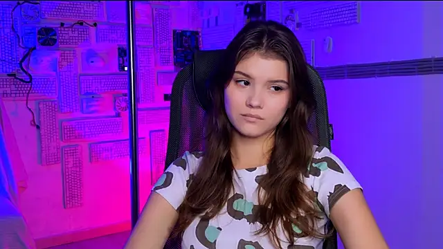 Snapshot of EvaThopson chatting on November 2025 12:04:02 PM EvaThopson online show from November 2025 12:04:02 PM