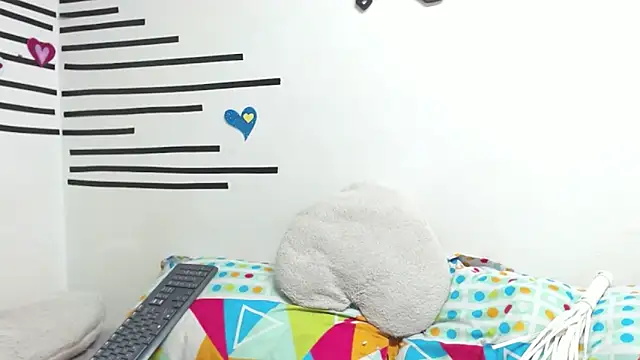 Emawalker  online show from September 2025 08:27:01 PM