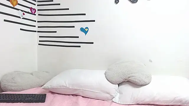 Emawalker  online show from December 2025 08:20:01 PM