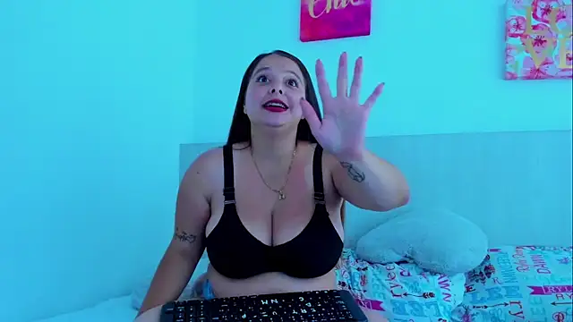 Emawalker  online show from March 2026 04:40:01 PM