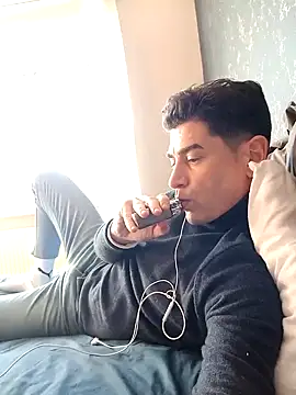ElyasMatt online show from January 2025 01:22:01 PM
