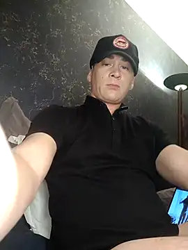 ElyasMatt online show from October 2025 05:32:02 PM