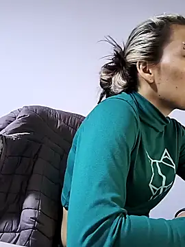 Tefannyy  online show from December 2025 03:38:02 PM