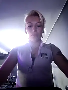 Tefannyy  online show from April 2026 06:14:02 PM