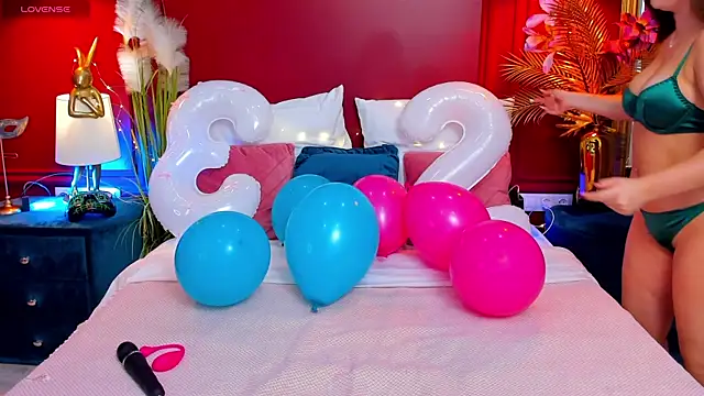 GiaCale online show from November 2025 06:19:01 AM