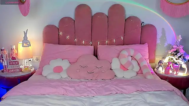 GiaCale online show from December 2025 01:32:02 PM